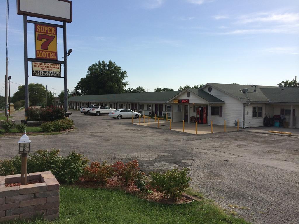 Super 7 Motel Sedalia Exterior photo